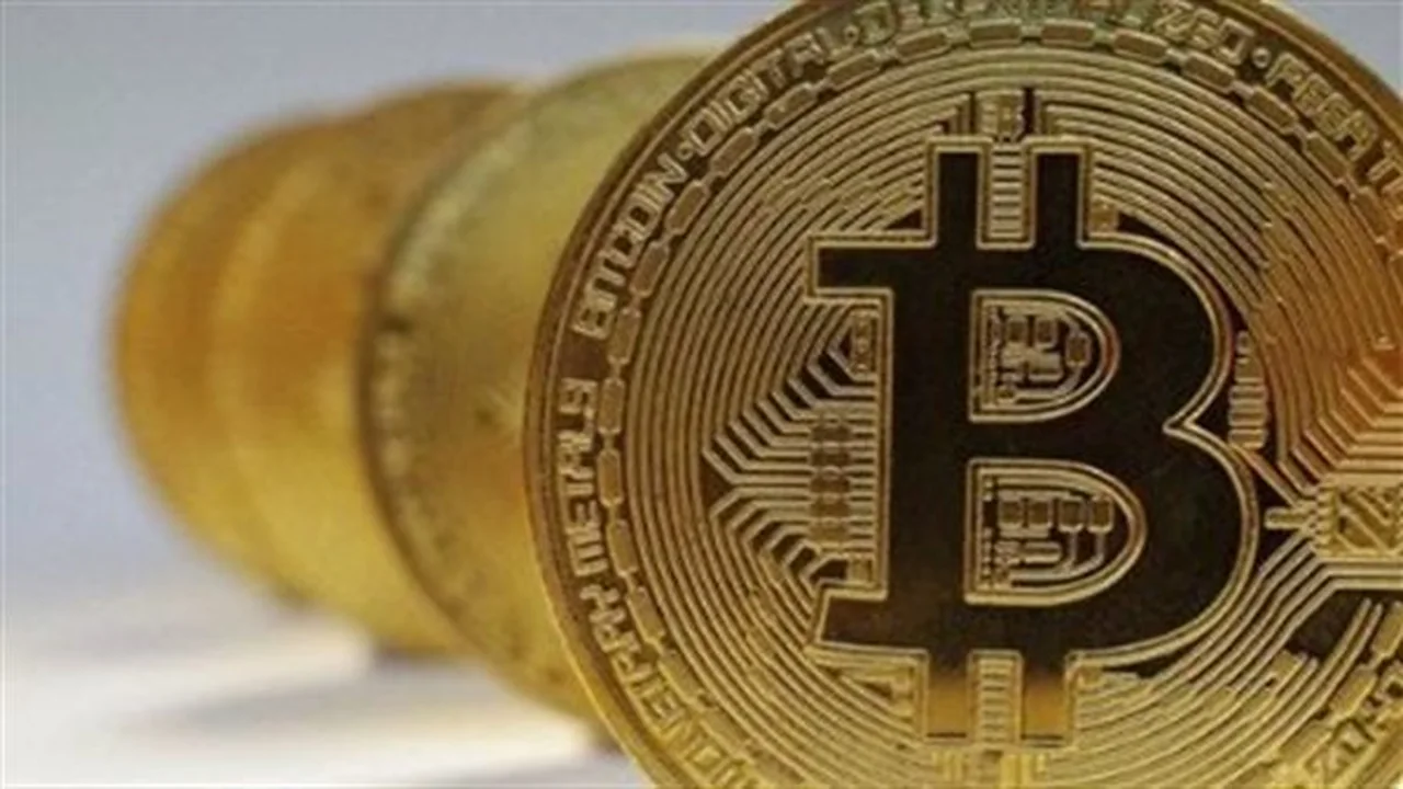 سوق الكريبتو ينتعش.. بيتكوين تخترق حاجز 78 ألف دولار بعد موجة بيع عنيفة